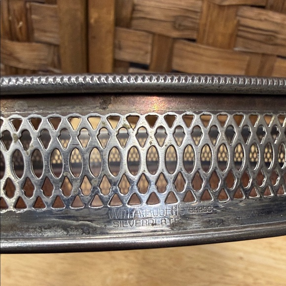 Vintage Rogers Silverplate Round Metal and Wood Tray - Picture 3 of 3